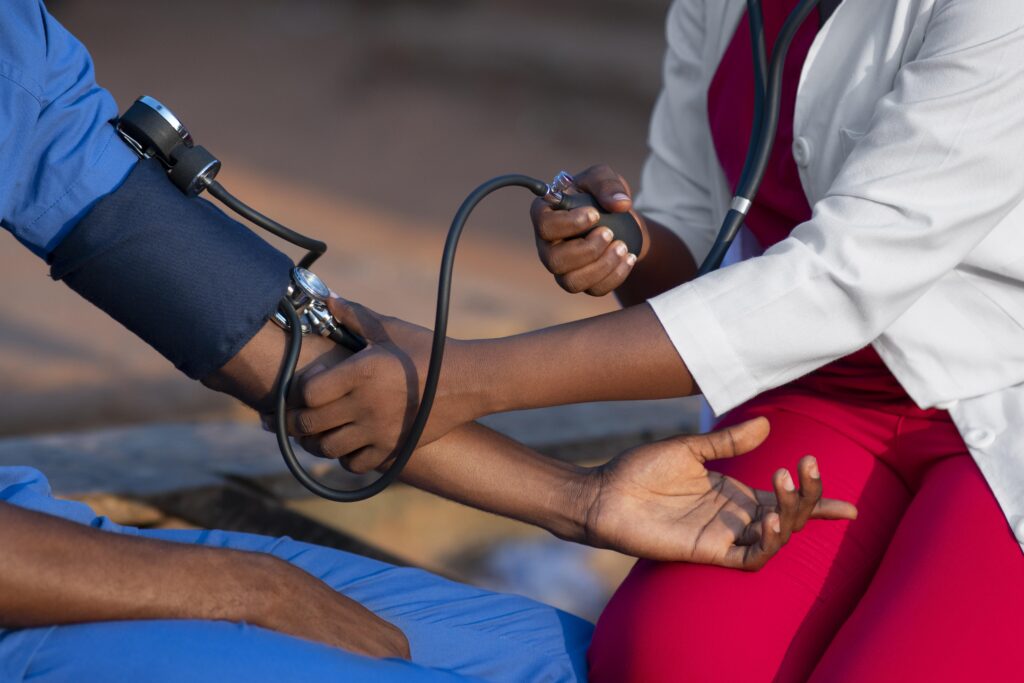 africa-humanitarian-aid-doctor-taking-care-patient